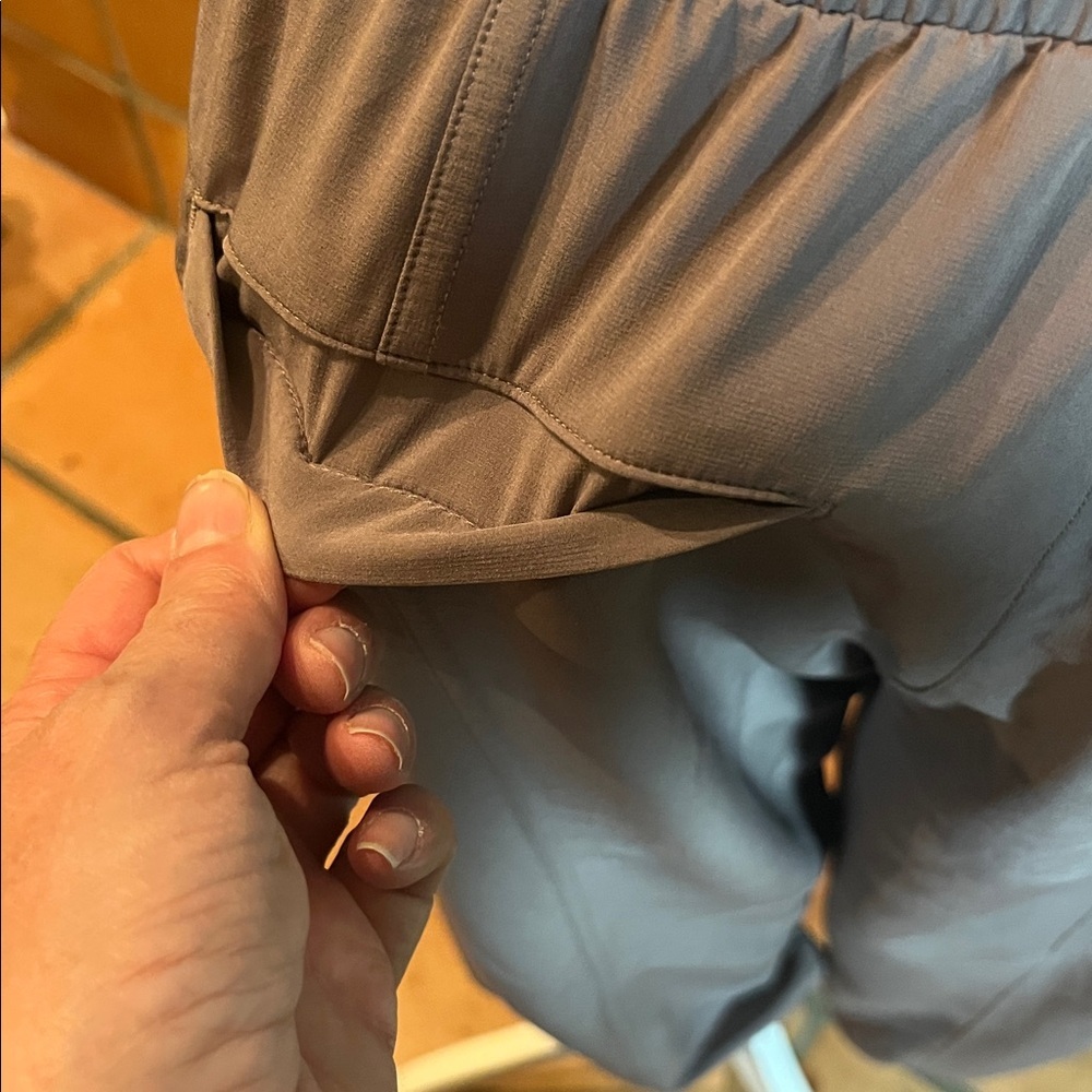 Spanx On The Move Cargo Jogger Pants, size M - Picture 8 of 11